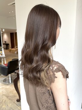 ヘアーアイストゥーレ(HAIR ICI TRE) ブラウンベージュカラー イヤリングカラー 担当渡辺聖