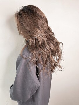 ジーレ(jiire) くすみベージュバレイヤージュ