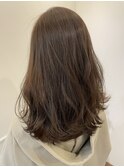 ベージュ