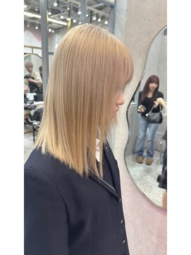 ロンド レア 天神大名店(Lond Le’a) イヤリングカラー/外ハネボブ /縮毛矯正/レイヤーボブ/艶髪