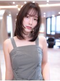 20代30代大人かわいい/斜めバング/グレージュカラー/小顔/前髪