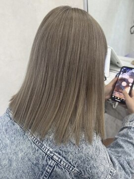 リトバイトゥルークリエイション 大宮(Re:to by True Creation) 【外国人風】スモーキーベージュ×艶ストレート