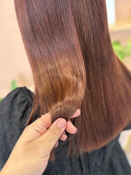 ジル(JILL)の写真/『仕上がりのツヤ感/手触りが抜群』髪質や状態に合わせ薬剤をカスタマイズ*髪の芯から潤いのある美艶ヘアに