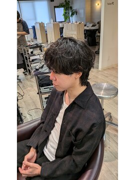 コワファーストナガサキシャンプーボーイ(COIFF1RST NAGASAKI SHAMPOO BOY) ラウンドウルフ×フェザーシャドウパーマ