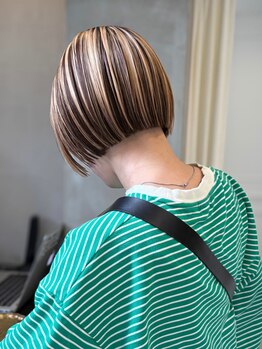 グラフ ヘアーズ ラボ graf hair's labの写真/メーカーのヘアカタログにも掲載される色の綺麗さ。デザインの圧倒的な引き出しの多さ。