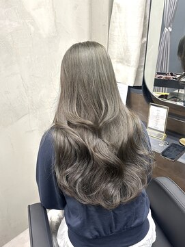ユアーズヘア 東新宿店(youres hair) 透明感たっぷり上品なトーンの透けるグレージュ