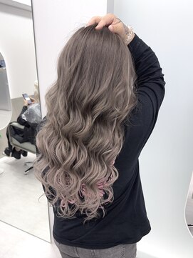 ラニシス ヘアー(Lanisis Hair) グレージュロングスタイル