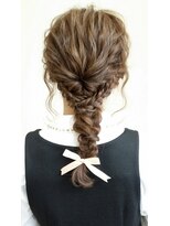 クラウン ヘアー(CLOWN hair)&nbsp;四つ編みアレンジ