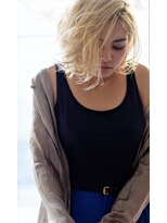 リマ(RIMA)&nbsp;【RIMA】 外国人風☆くせ毛風質感のミディアムボブ