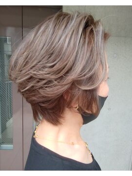 カナタバイフィール 西荻窪(CANATA by feel) ミセスショート【ハイライトカラー】