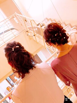 ヘアメイク ジェイエム ハーフアップ、ルーズアップ