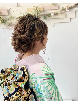 ヘアセットサロンエッジ(Edge) 成人式前撮りボリュームシニヨン