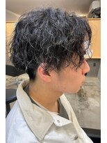 ニアウ 太田店(Niau)&nbsp;センターパートツイストスパイラルパーマメンズ波巻きパーマ