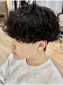 波巻きスパイラルパーマメンズマッシュツーブロックメンズパーマ
