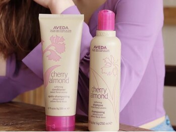 ステップ(STEP)の写真/【AVEDA/アヴェダ使用！】頭皮をゆっくり＆しっかりとほぐします！本格的なアロマの香りでリラックス効果◎