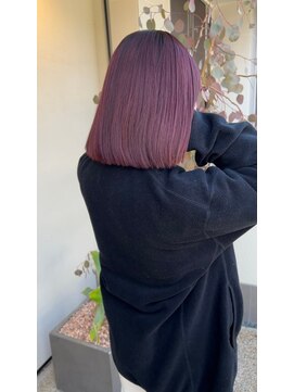 カフネ ジュントス ヨロ(Cafune' juntos YOLO) ダブルカラー/ピンク／ボブ