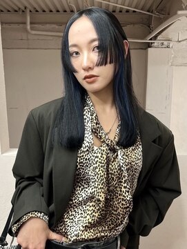 イル(iru) 姫カット　インナーカラー