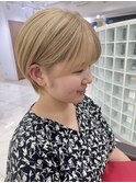 イメチェン！ブリーチカラーの耳掛けショートボブ
