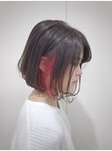 シンプルワンレンミニボブ×インナーカラーピンクレッド