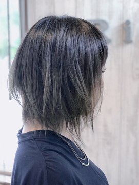 オリバー(ORiVER) ブリーチ+カラーカット