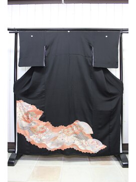 ルナクレセント (Luna crescent) 留袖MT-1 ¥10000~(着付け料込み)