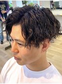ツイストスパイラルパーマセンターパートツーブロック刈り上げ