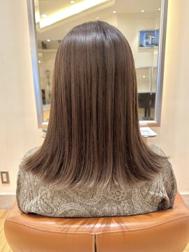 ビュートリアム265(BEAUTRIUM 265) ミディアムボブ/縮毛矯正/銀座/オリーブベージュ/ロブ/外はね