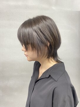 イロハ(IROHA) ショートウルフ×グレーカラー
