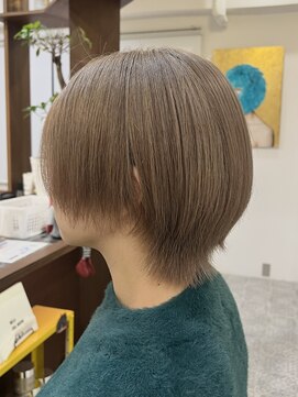 ルイ(ROUIS produced by LUCK 津田沼) ROUIS 津田沼　ベージュカラー