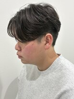 ヒュイル バイ ニアウ(Hwyl by Niau)&nbsp;メンズマッシュセンターパートスパイラルパーマニュアンスパーマ