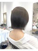 切りっぱなしボブ　オリーブグレー