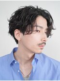 無造作ツイストスパイラルパーマ黒髪ミディアムウルフマッシュ