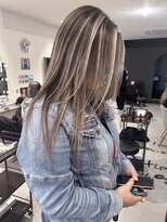 キング 高槻(K!ng) ハイライトカラーミルクティーベージュレイヤーカット