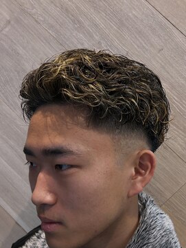 レボ 片町店(Revo) スパイラルパーマ×フェード