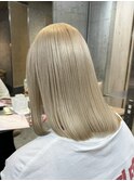 ミルクティーアッシュベージュカラーミディアムウルフ30代