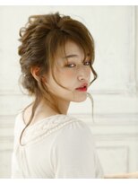 シャンプー 本店(SHAMPOO) おくれ毛がアンニュイなこなれ感アップ