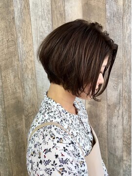 ヘアデザイン ファブロ(hair design FABRO.) 前下がりショートボブ×グレージュ