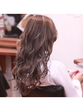 カルフール 草加本店(Carrefour) ハイライト・ローライトでアンバーカラー