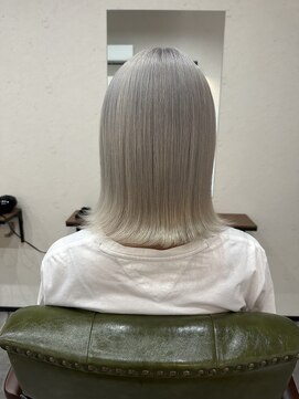 パイントゥリー 伊賀上野店(Pine tree) ホワイトシルバー