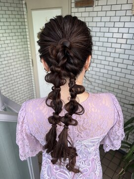 フェリーチェ(Felice) ツインポニー　編みおろし　編みポニー　ロングヘア　お呼ばれ