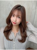 小顔似合わせカットフェミニンロングレイヤーラテカラー