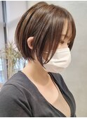大人ショートボブヘアくびれショート白髪ぼかしハイライト30代