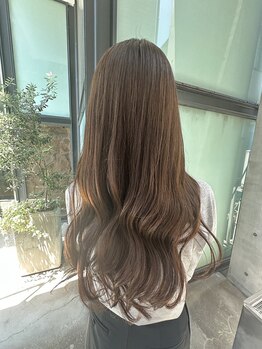 サロンド アリアンツキャナル(salon de' allianz canal)の写真/色で遊ぶ、オシャレな余裕を。デザインカラーで魅せる繊細な色彩表現で、肌映えも叶う“惹かれる”髪色へ。