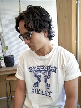 波巻きパーマが大人気★再現性の高い技術で、ON/OFFどちらもキマるスタイルをご提供！[駐車場完備]