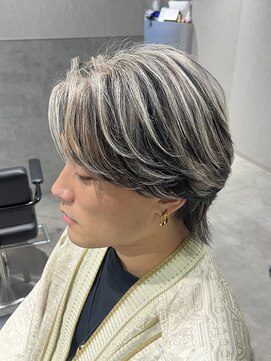 テクト バイアッシュ 吉祥寺店(Tect by Ash) センターパート毛流れショートコントラストハイライトホワイト