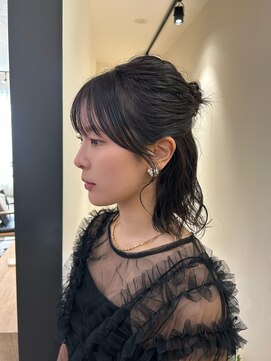 ハブ(hub) 【天神今泉】ふわふわハーフアップ