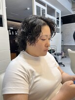 髪屋 紬&nbsp;ミディアムシャドウパーマツイスト波巻きスパイラルパーマ強め