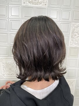 トリエラ(TRIELA) 外ハネくびれボブ