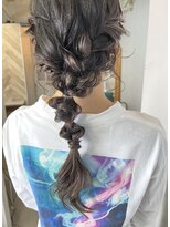 ラビリンス(Labyrinth)&nbsp;ロングヘアでカジュアルな編みおろしアレンジ