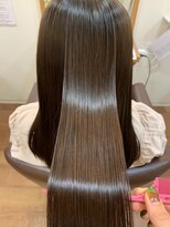 フリージア(freesia)&nbsp;30代40代50代グレージュカラーヘルシーロングツヤ髪スタイル